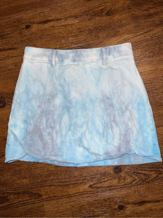PacSun Dresses & Skirts - PacSun Blue Retro Y2K Tie Dye Gray & White Soft Grunge Denim Mini Skirt Size 25